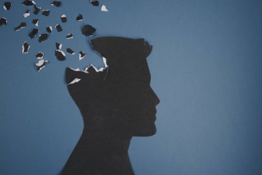 Beyin bozukluğu sembolü insan kafası tarafından sunulan form kağıdı yaptı. Alzheimer hastalığı, demans, hafıza kaybı için yaratıcı fikir ve ruh