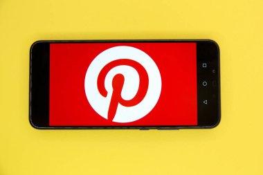 Tula, Rusya - 29 Ocak 2019: Internet hizmet Pinterest üstünde belgili tanımlık perde. Onların ilginç şeyler pin izin veriyor bir online pinboard Pinterest olduğunu.