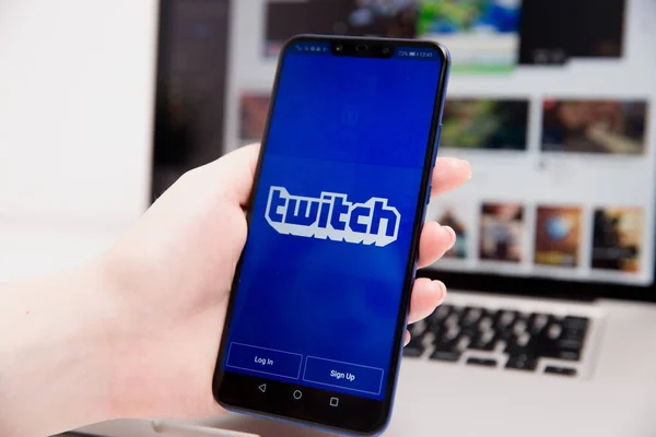 Tula, Russia - 18 Februari 2019: Closeup of Screen with TWITCH Gaming APP LOGO — Stok Foto