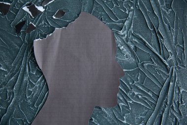 Beyin bozukluğu sembolü insan kafası tarafından sunulan form kağıdı yaptı. Alzheimer hastalığı, demans, hafıza kaybı için yaratıcı fikir ve ruh