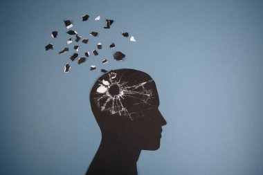 Beyin bozukluğu sembolü insan kafası tarafından sunulan form kağıdı yaptı. Alzheimer hastalığı, demans, hafıza kaybı için yaratıcı fikir ve ruh