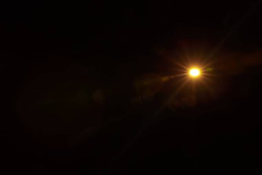 Siyahta soyut Doğal Güneş parlaması