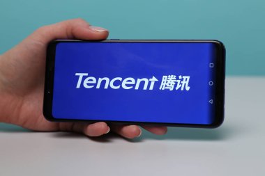 Tula, Rusya - 12 Mayıs 2019: Tencent telefon ekranında.