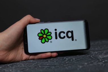 Tula, Rusya-Mayıs 12, 2019: ICQ telefon ekranında