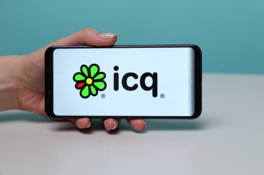 Tula, Rusya-Mayıs 12, 2019: ICQ telefon ekranında.