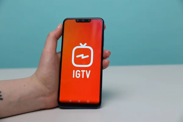 Tula, Rusia - 12 Mei 2019: IGTV on phone display . — Stok Foto