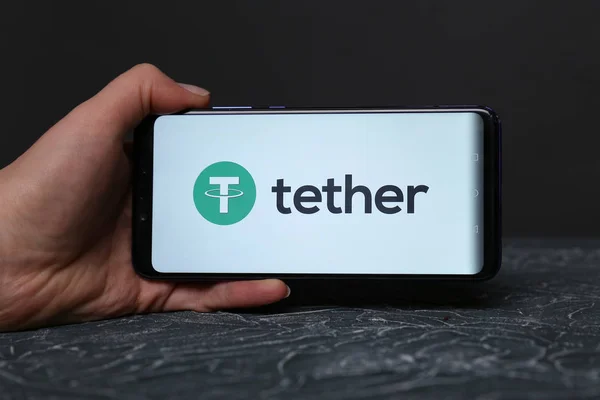 Tula, Oroszország-május 12, 2019: Tether a telefon kijelzőn. — Stock Fotó