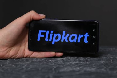Tula, Rusya - 12 Mayıs 2019: Flipkart telefon ekranında.