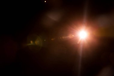 Siyahta soyut Doğal Güneş parlaması