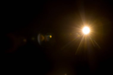 Siyahta soyut Doğal Güneş parlaması