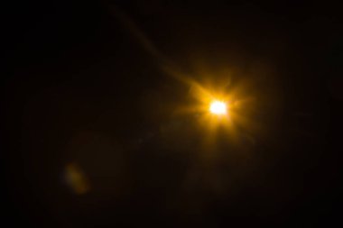 Siyahta soyut Doğal Güneş parlaması