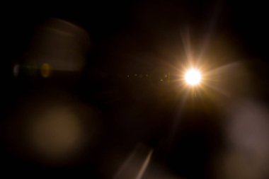 Siyahta soyut Doğal Güneş parlaması