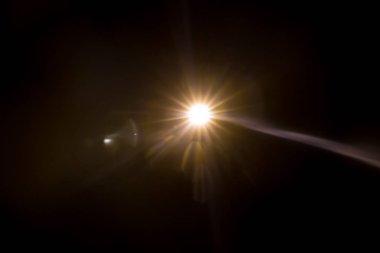 Siyahta soyut Doğal Güneş parlaması