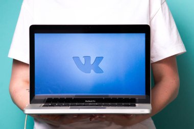 Tula, Rusya 17. 06 2019 Vk dizüstü ekranda.