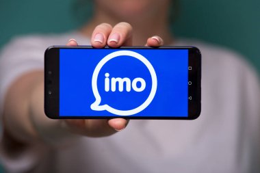 Tula, Rusya 17. 06 2019 imo telefon ekranında.