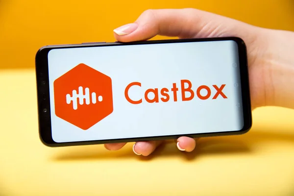 Tula, russland 17. 06 2019 Castbox auf dem Handydisplay. — Stockfoto