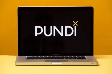 Tula, Rusya 17. 06 2019 Pundi bilgisayar ekranında.