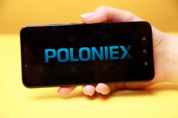 Tula, russland 17. 06 2019 Poloniex auf dem Telefondisplay. — Stockfoto