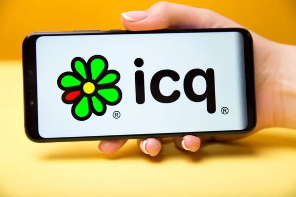 トゥーラ、ロシア 17.06 2019 電話ディスプレイの icq. — ストック写真