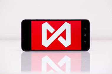 Tula 02.08.2019 Moskova Borsası telefon ekranında.