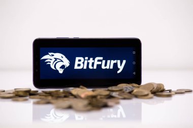 Tula 2.08.2019 Bitcoin telefon ekranında.