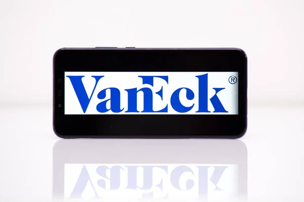 Tula 2.08.2019 VanEck en la pantalla del teléfono . —  Fotos de Stock