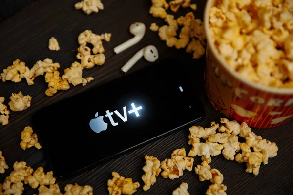 Tula Russia 16.01.20: Apple tv di layar telepon. — Stok Foto