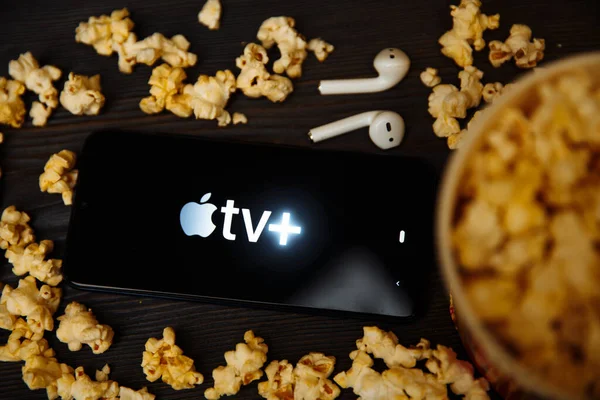Tula Russia 16.01.20: Apple tv di layar telepon. — Stok Foto