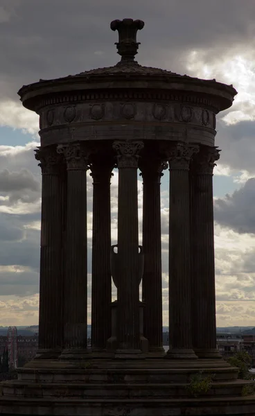 Silhueta Calton Hill Monumner Com Céu Nublado Noite Fundo Fotos De Bancos De Imagens