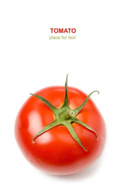 Olgun, parlak, kırmızı domates yazıt için bir yer ile beyaz bir arka plan üzerinde.