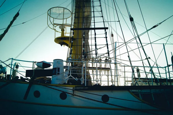 Дошка Старого Вітрильного Корабля Щогла Мотузки Тоновані Крупним Планом — стокове фото