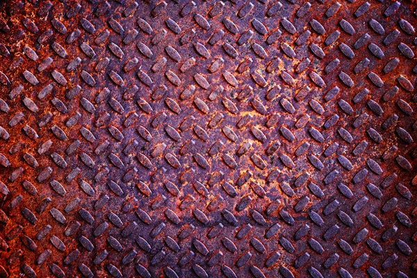 古く錆びた金属製の床 凸型の粗い金属板の質感 — ストック写真