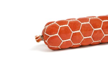 Beyaz arka planda sosis çubuğu, izole et