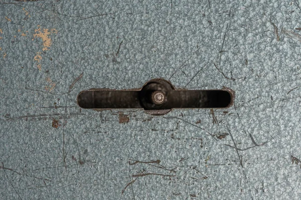 Eski kilidin kapatma anahtar deliği