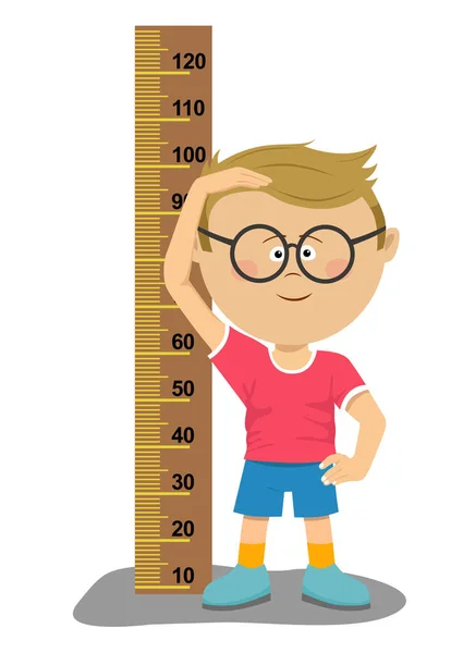 Lite nörd pojke med glasögon mätning av hans höjd Royaltyfria illustrationer