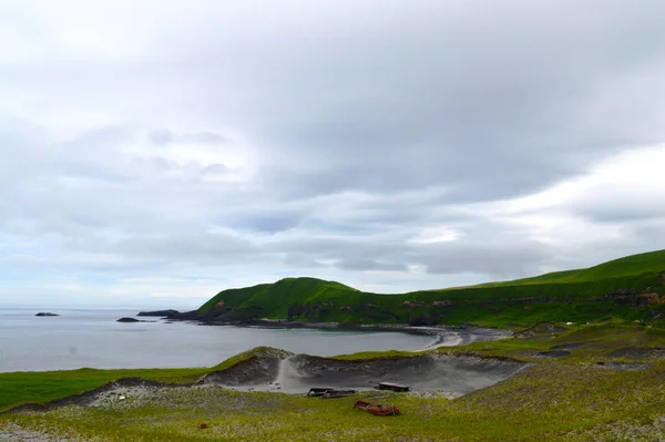 Askeri teçhizat kalıntıları, Pasifik Sahili, Iturup Adası, Kuril Adaları, Rusya