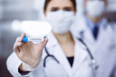 Corona virüsü salgını durdu. Salgın Virüs Solunum Sendromunu durdurun. Çin. Coronavirus 2019-nCoV Kan Numunesi