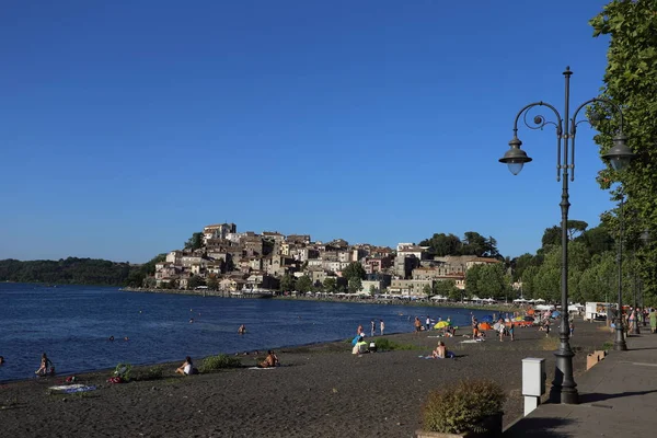 Anguillara Sabazia Talya Haziran 2019 Turistlerle Birlikte Bracciano Gölü — Stok fotoğraf