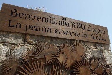 Castellammare del Golfo, San Vito Lo Capo - 30 Haziran 2016: Zingaro Doğa Rezervi, Sicilya Bölgesi Bölgesel Devlet Ormancılık Şirketi tarafından yönetilen İtalyan koruma altındaki doğal alan