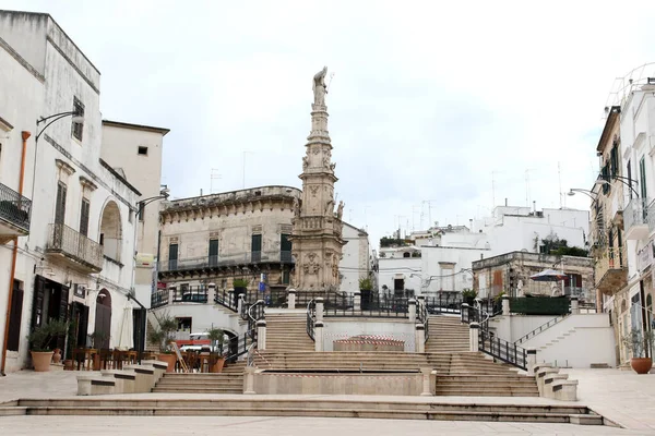 Ostuni Italien Oktober 2010 Blick Auf Den Platz Mit Der — Stockfoto