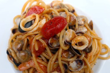 deniz ürünleri, kabuklu spagetti, midye, midye, midye, kabuklular (İtalyan spagetti allo scoglio)