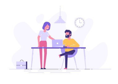 Genç adam bir masa başında bilgisayarla oturuyor ve meslektaşı bir ekrana işaret ve giving tavsiye. Office iş kavramı. Modern vektör çizim.