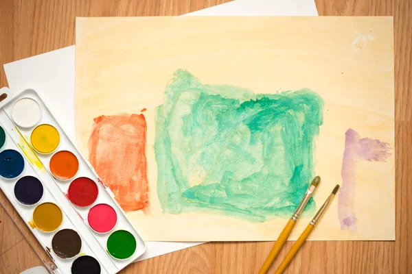 Desenho Infantil Com Lápis Cor Aquarelas Casa Quadrada Verde Laranja — Fotografia de Stock