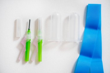 İğne ve kateter damlalık şırınga koşum ampul ve ilaç için sıva ile intravenöz enjeksiyon için