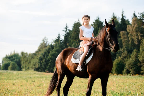 Image Jeune Jolie Fille Cheval — Photo