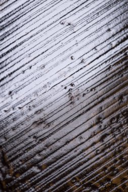 gri doku arka plan, cam, su damlaları, hafif bir lamba soyut