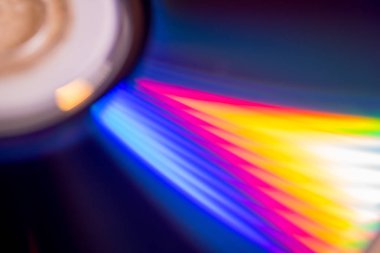 karanlık bir arka plan SD ve dvd diskler. büyük yığın, odak yok olduğunu. doku