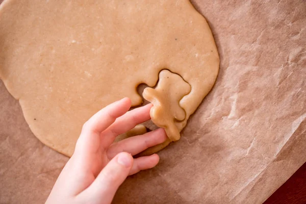 Χέρια Κάνουν Ζύμη Και Ψήνουμε Σπιτικό Μελόψωμο Cookies Για Χριστούγεννα — Φωτογραφία Αρχείου