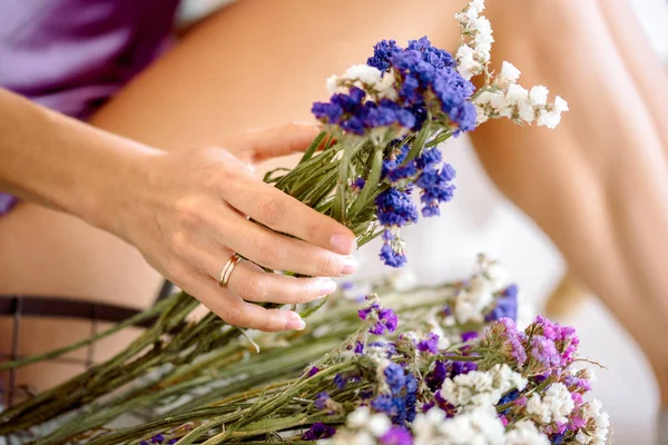 Nude Manicure Natural Beauty Girl Hands Hand Cosmetics Dry Flower — Stock Photo, Image