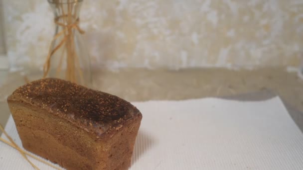松饼是在烤箱里做的 巧克力卡克佩基在烤箱里做饭 一步一步地 — 图库视频影像